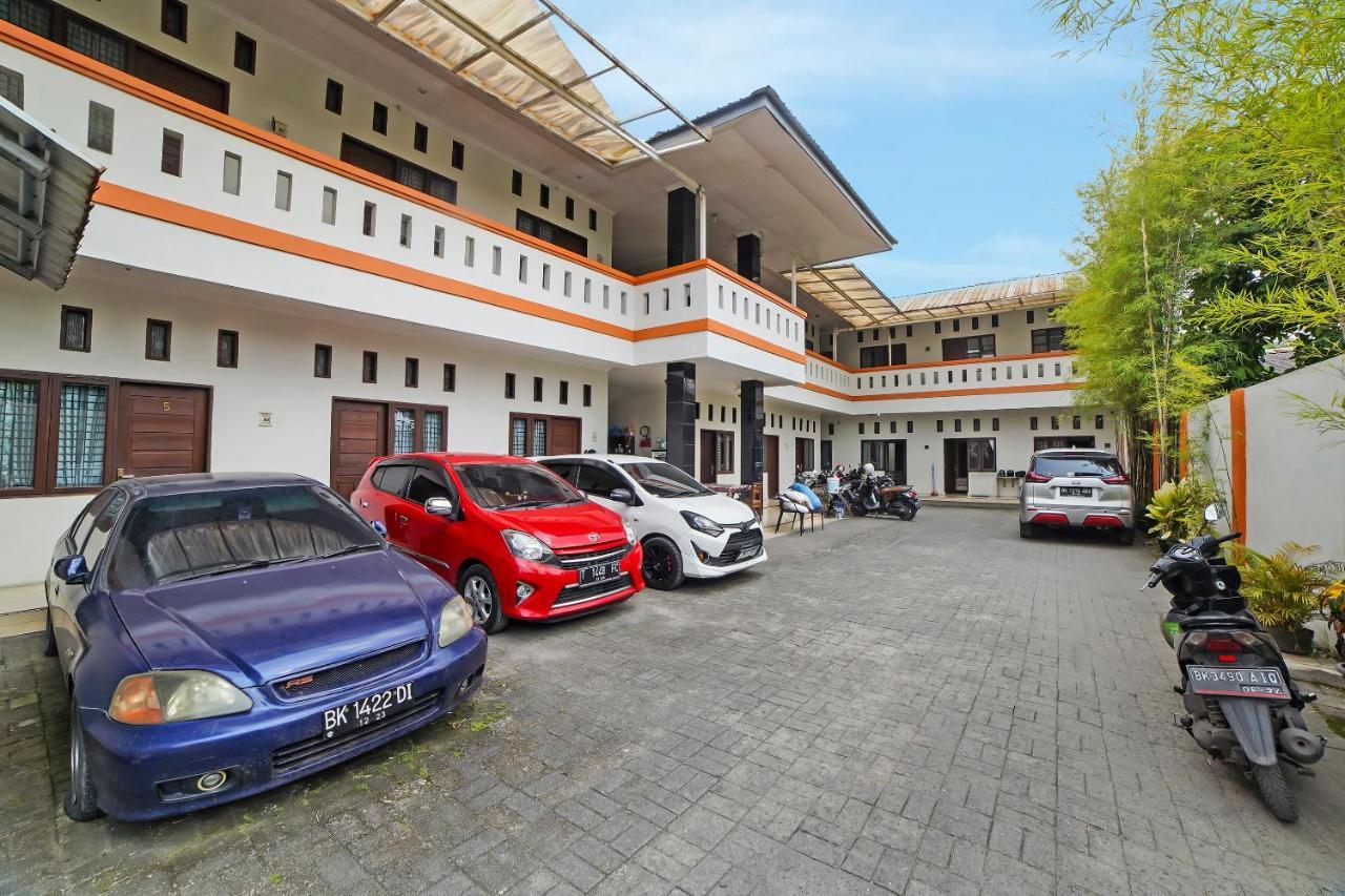 Hotel OYO 90751 Graha Sei Batugingging Medan Esterno foto