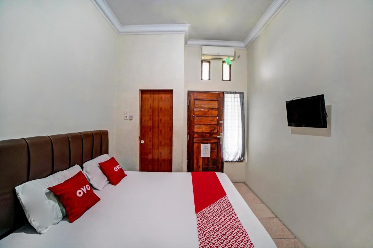 Hotel OYO 90751 Graha Sei Batugingging Medan Esterno foto