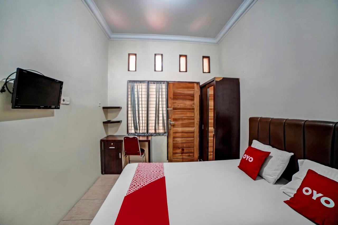 Hotel OYO 90751 Graha Sei Batugingging Medan Esterno foto